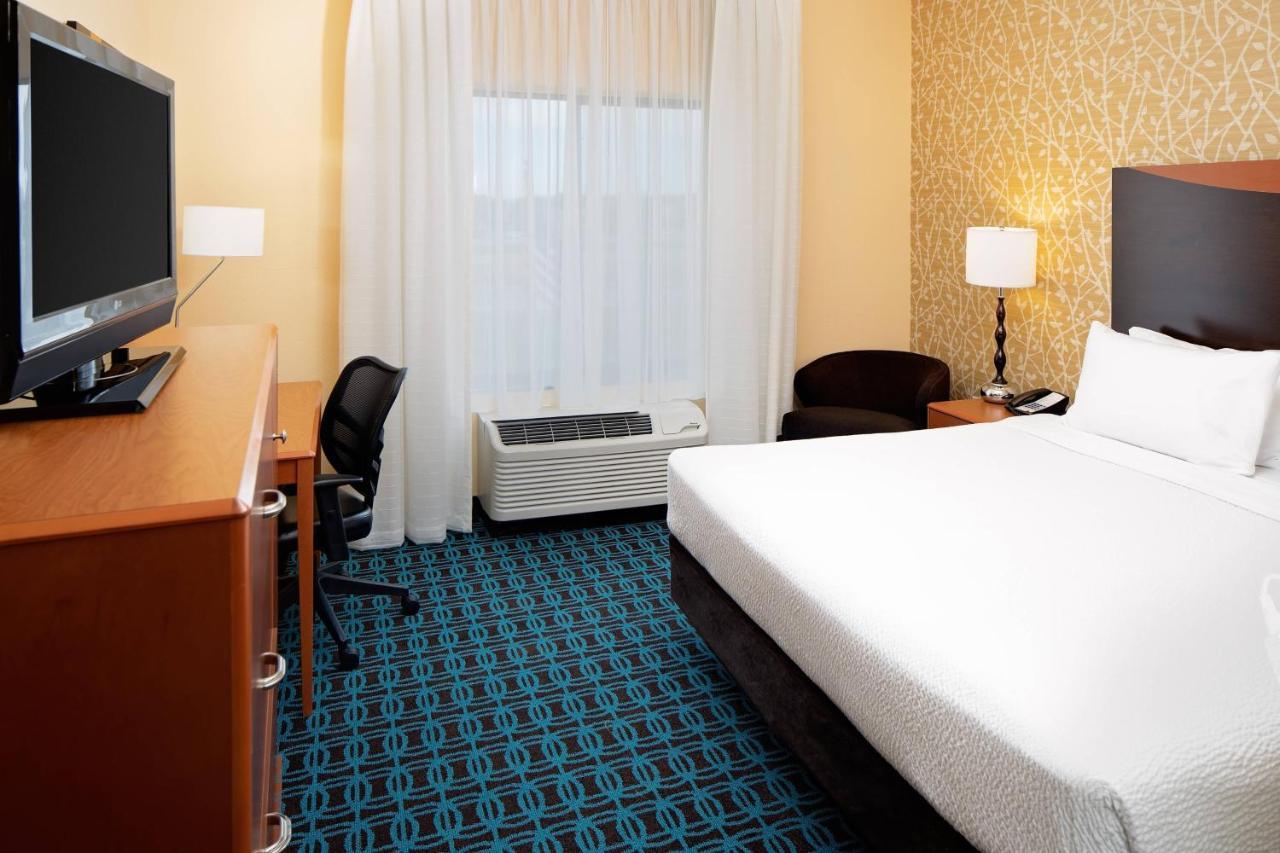 Hotel Fairfield And By Marriott Dallas