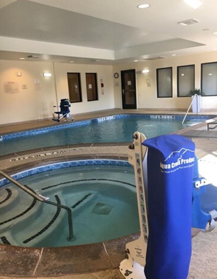 Fairfield And By Marriott Dallas Hotel