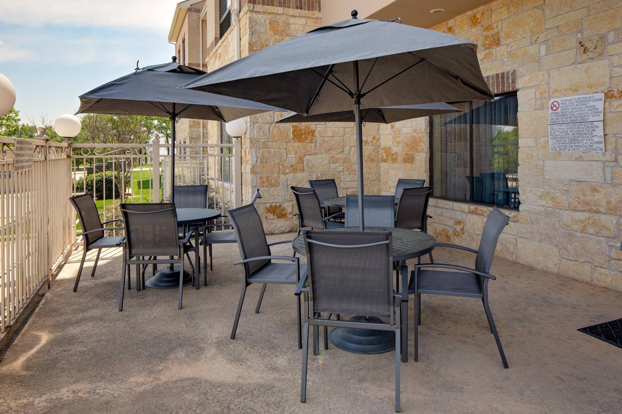 Fairfield And By Marriott Dallas Hotel