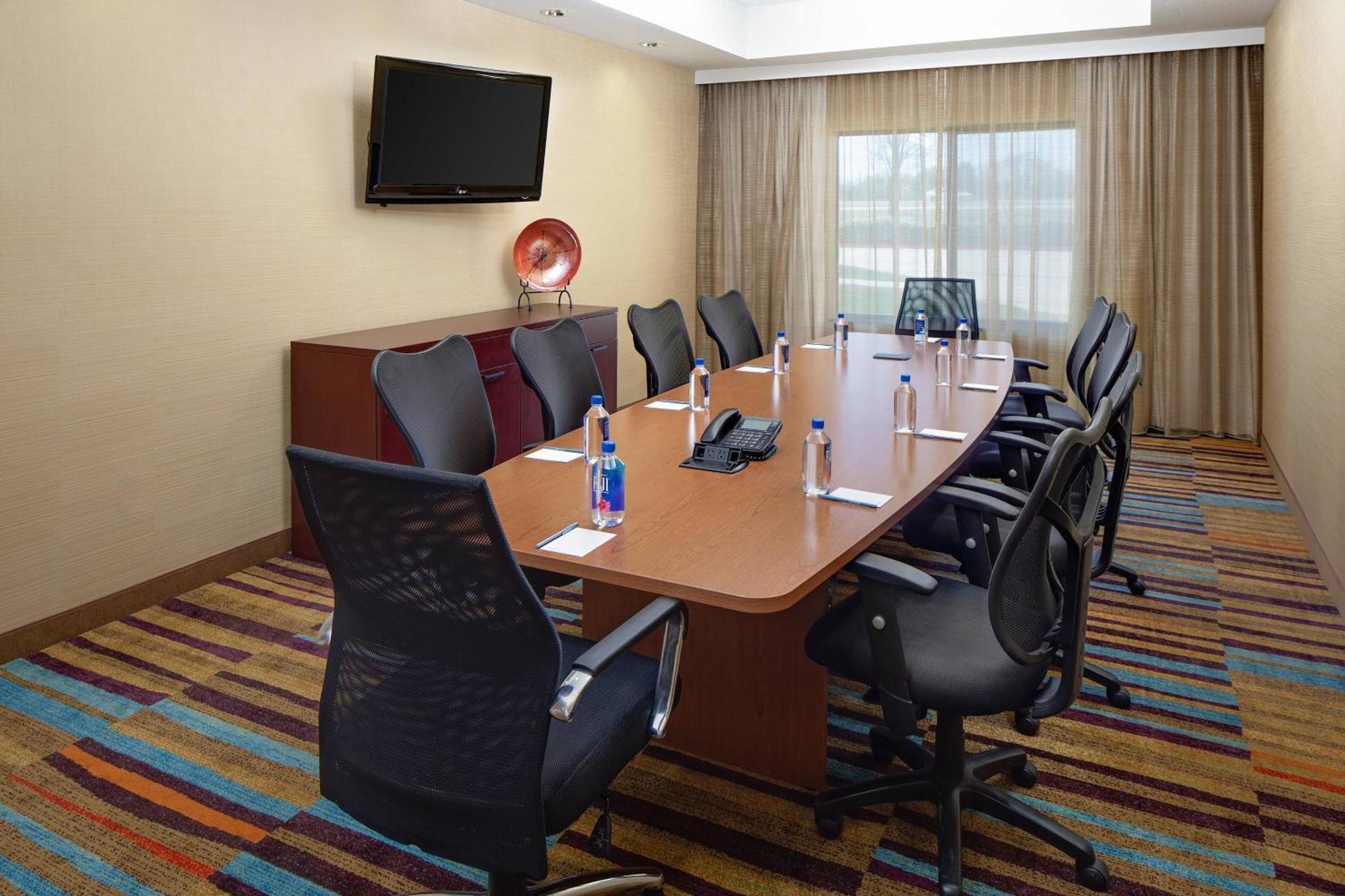 Fairfield And By Marriott Dallas Hotel