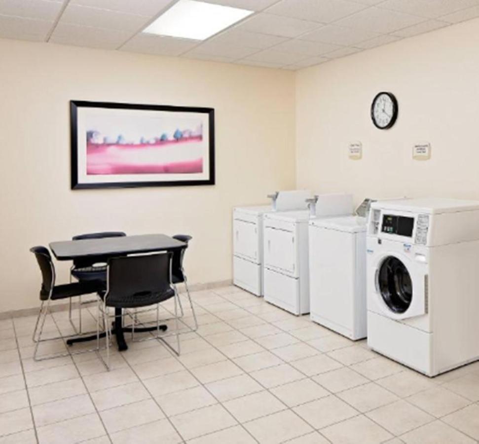 Hotel Fairfield And By Marriott Dallas 3*